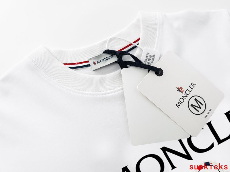 Moncler Luxury Cloth
