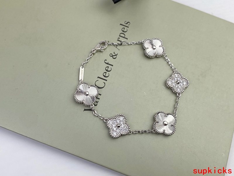 Van Cleef & Arples Jewelry