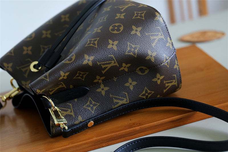 I W Fashion Lu-Vi bags - 8580