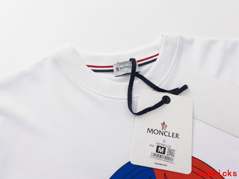 Moncler Luxury Cloth