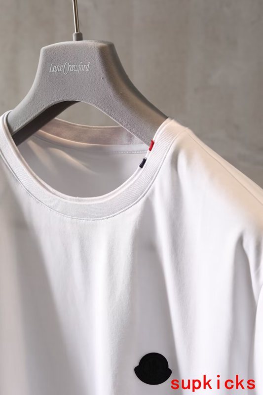 Moncler Luxury Cloth