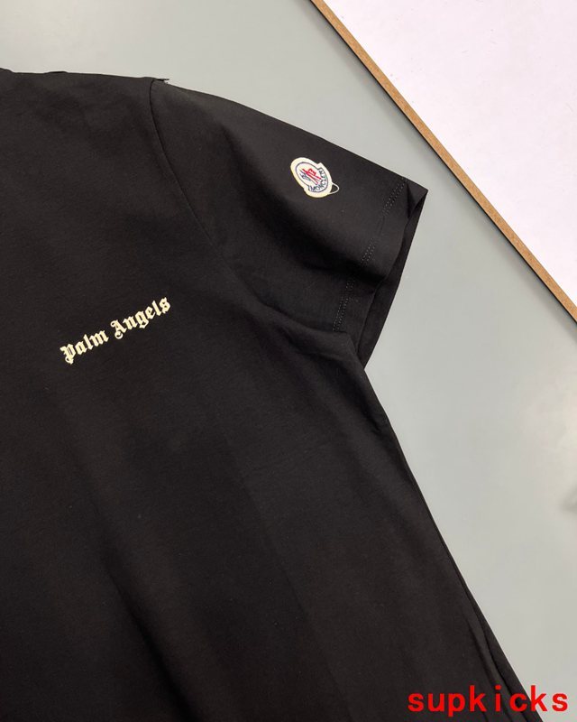 Moncler Luxury Cloth