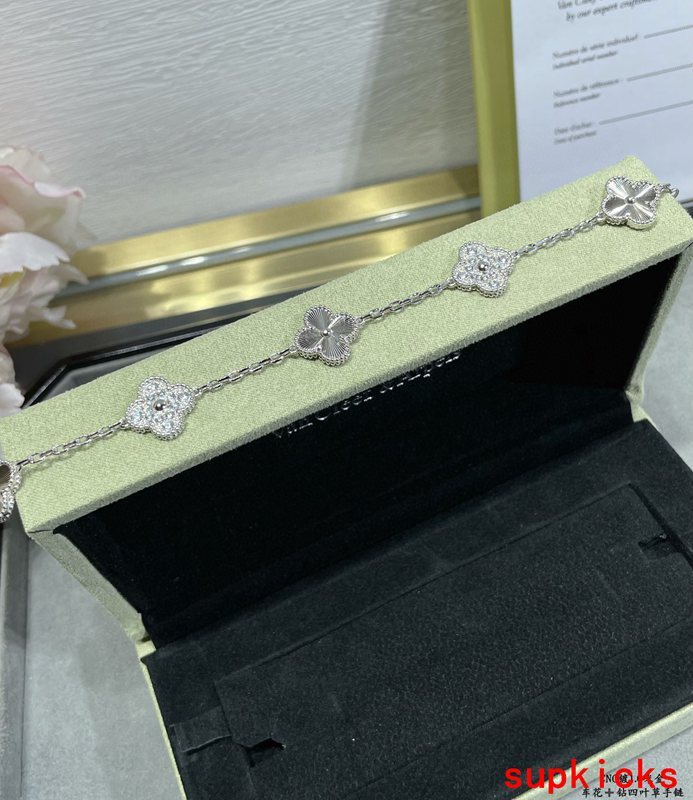Van Cleef & Arples Jewelry