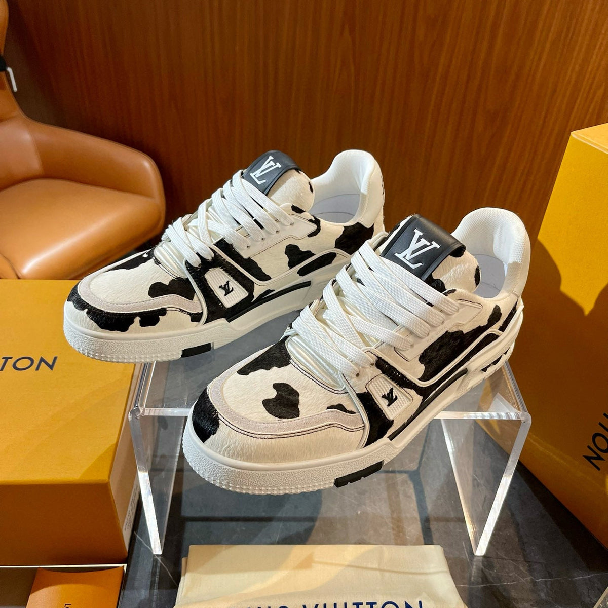 LOU TRAINERS