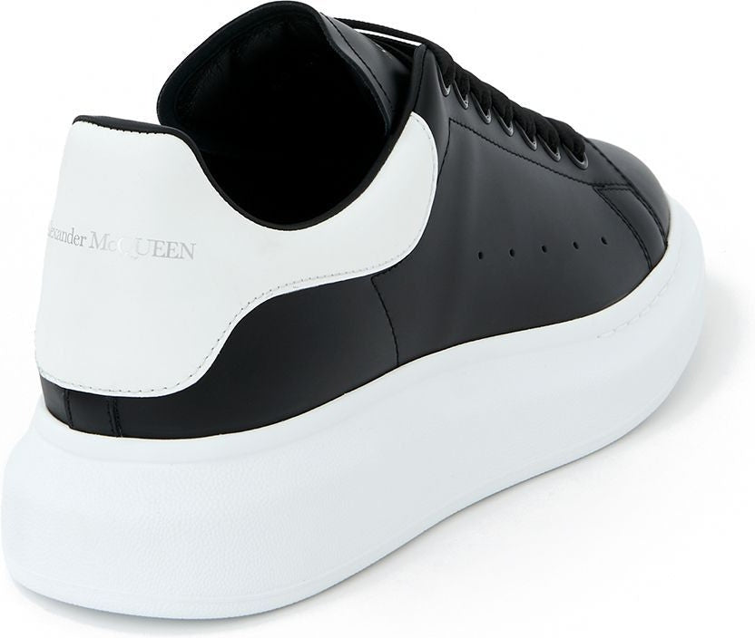OVERSIZE SNEAKERS