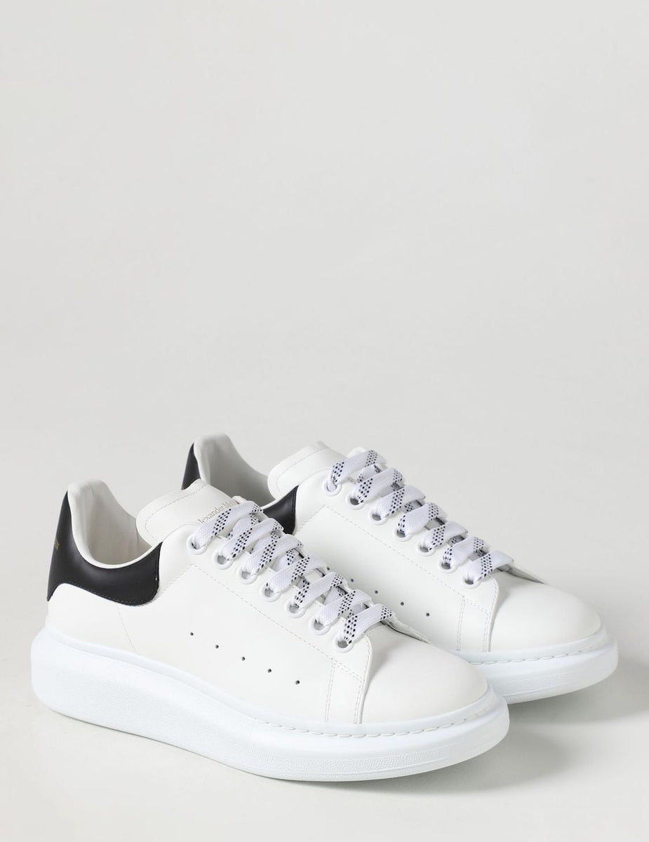 WHITE AND BLACK OVERSIZED SNEAKERS