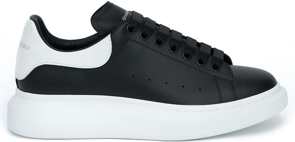 OVERSIZED LEATHER SNEAKERS
