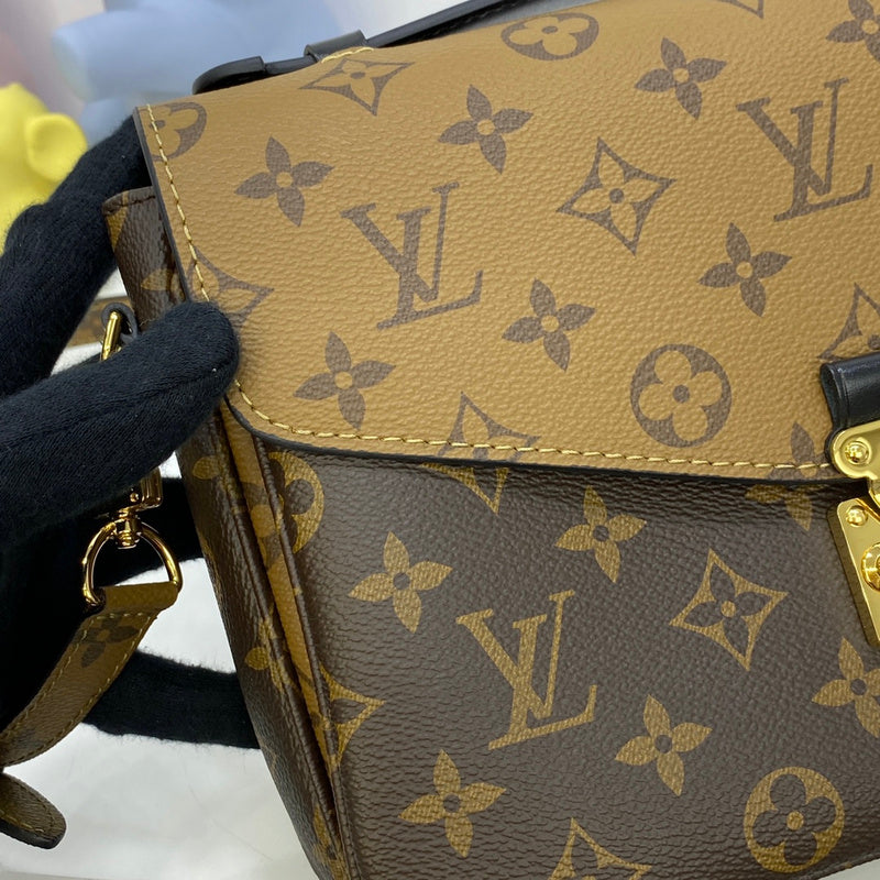 I W Fashion Lu-Vi bags - 17170