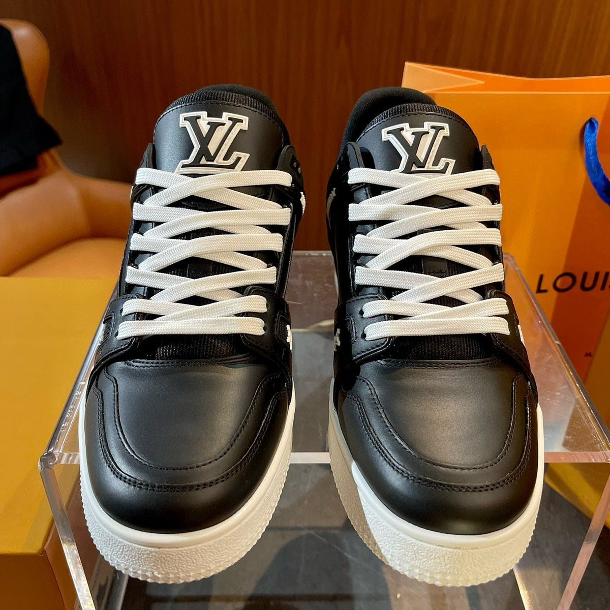 LOU TRAINERS