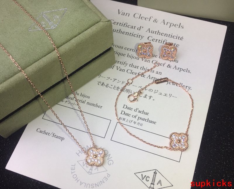 Van Cleef & Arples Jewelry