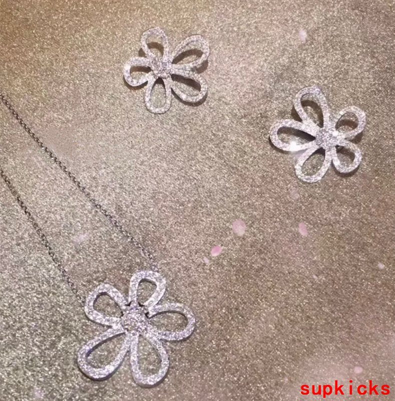 Van Cleef & Arples Jewelry