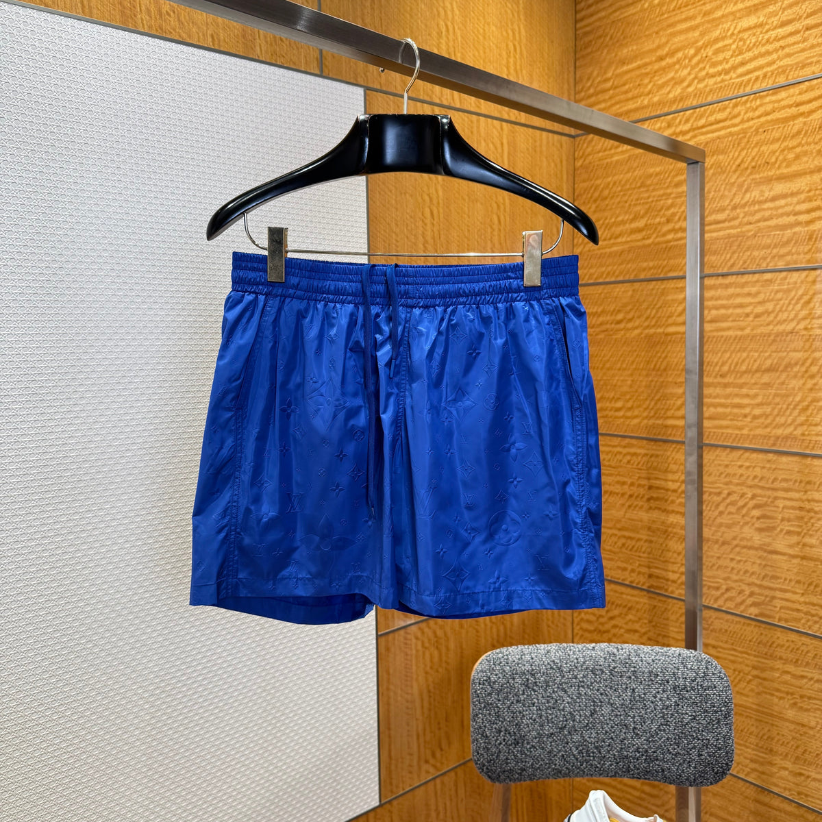 LOU SHORTS