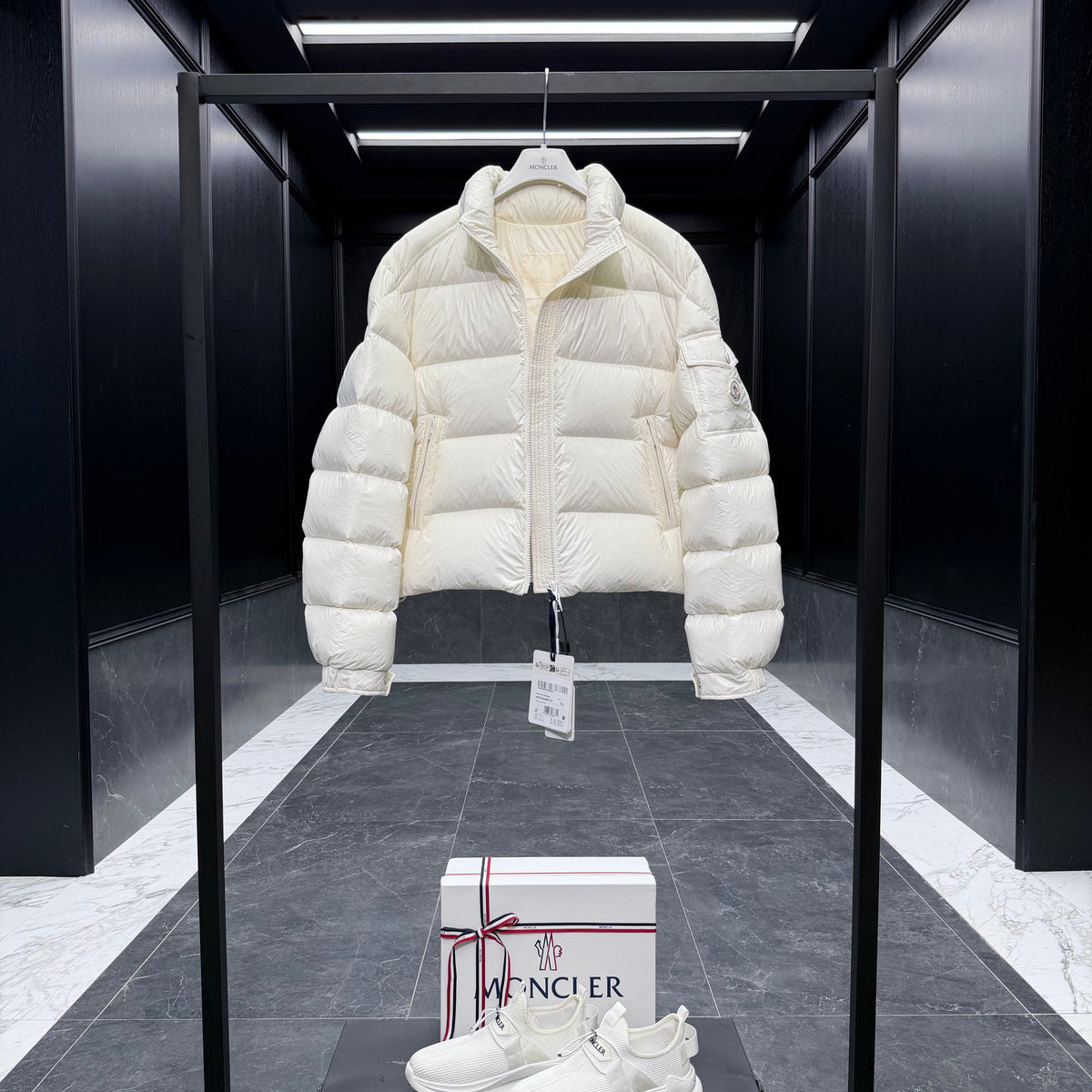 MONC PETRA JACKET