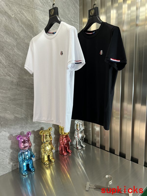 Moncler Luxury Cloth