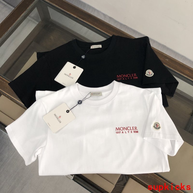 Moncler Luxury Cloth