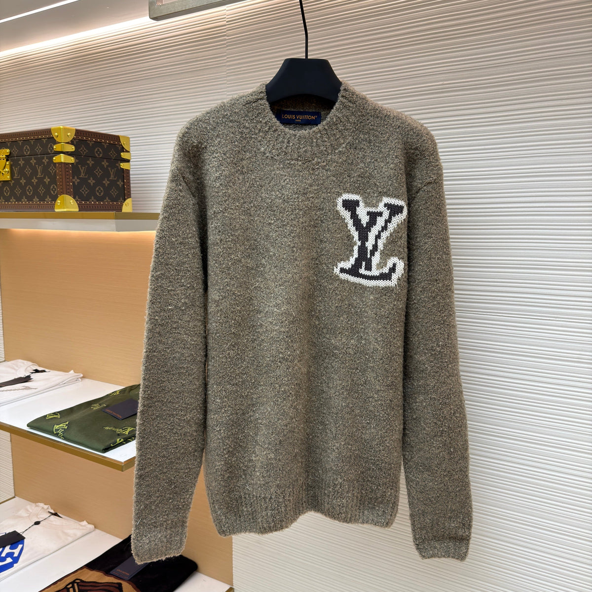 LOU JUMPER