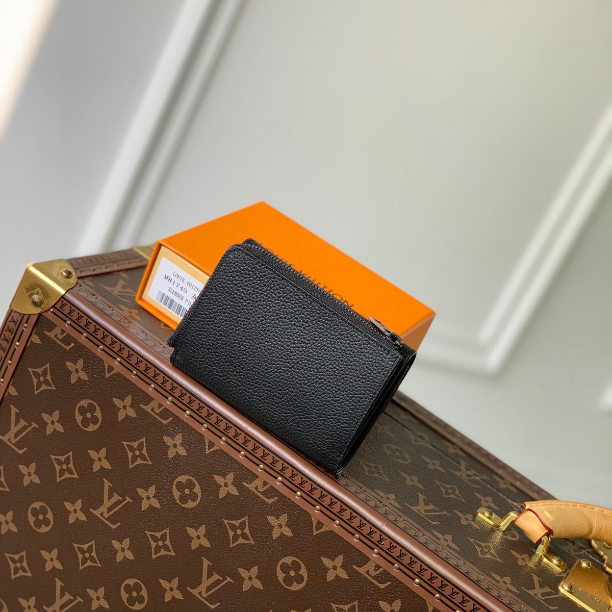 LOU PILOT WALLET