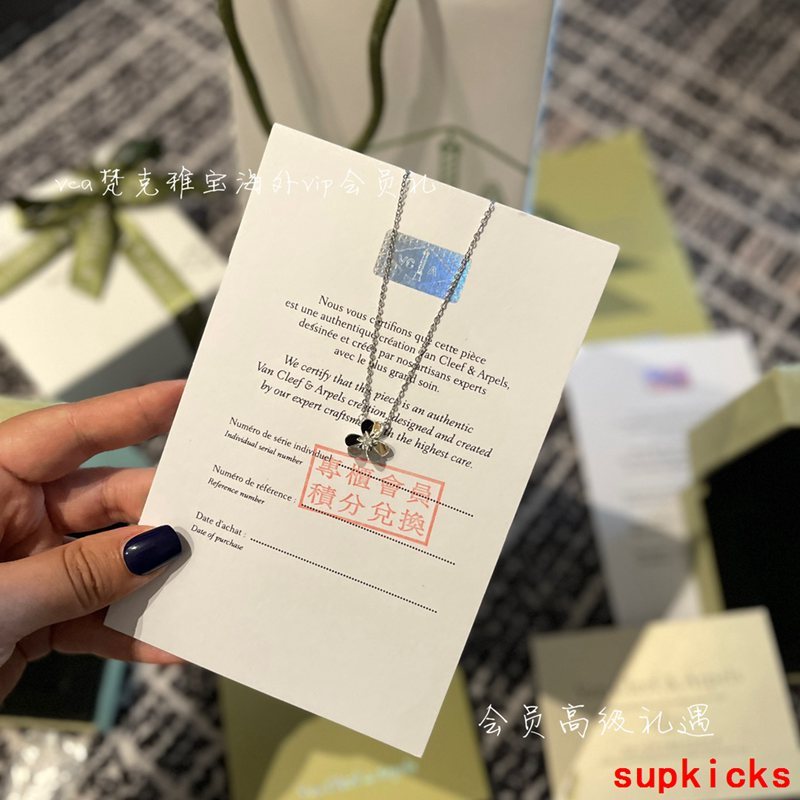 Van Cleef & Arples Jewelry