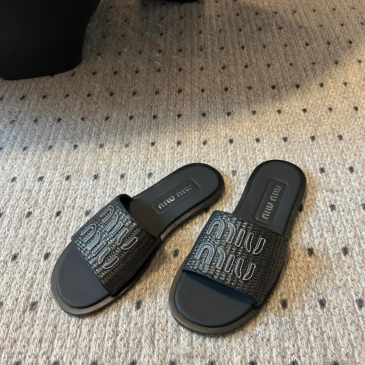 MIU M SLIDES