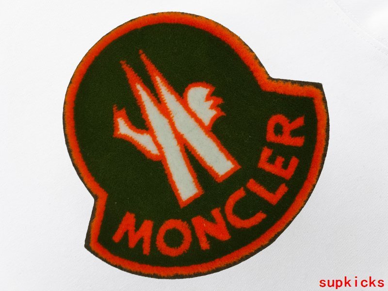 Moncler Luxury Cloth