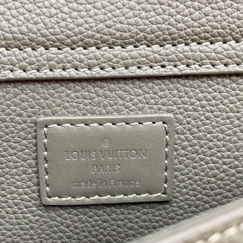 I W Fashion Lu-Vi bags - 9986