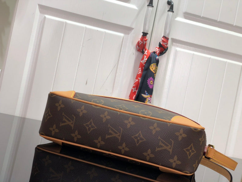 I W Fashion Lu-Vi bags - 17357