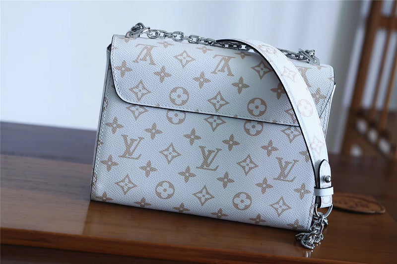 I W Fashion Lu-Vi bags - 8471