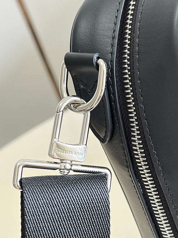 I W Fashion Lu-Vi Bags - 16984