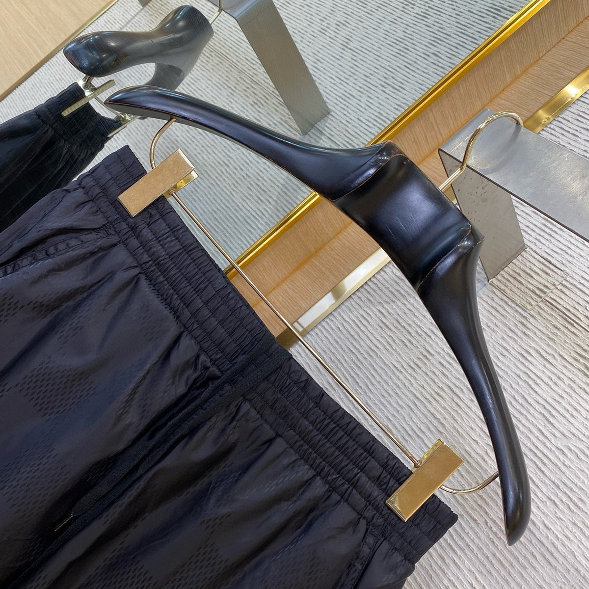LOU SHORTS