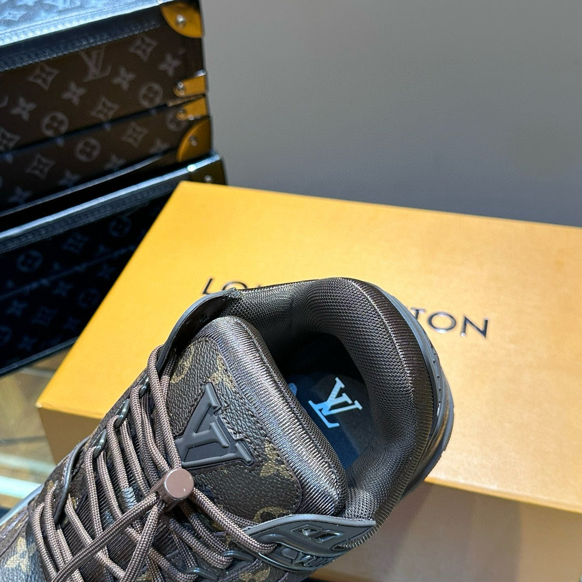 LOU TRAINERS