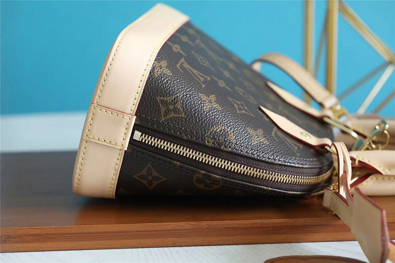 I W Fashion Lu-Vi bags - 8253