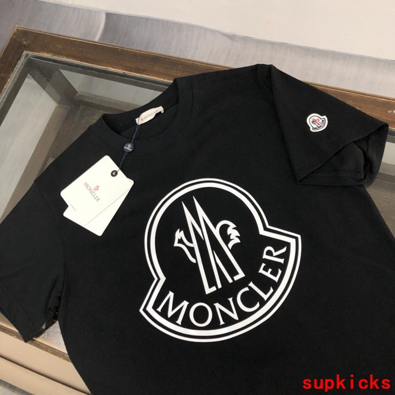Moncler Luxury Cloth