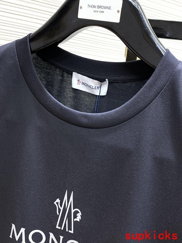 Moncler Luxury Cloth