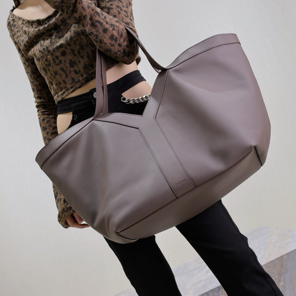 SL Y TOTE IN LEATHER BAG