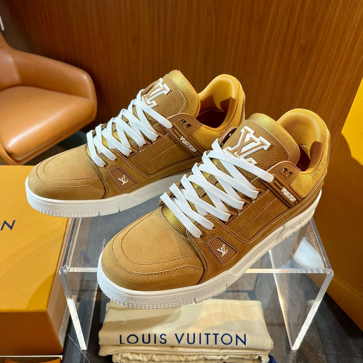 LOU TRAINERS