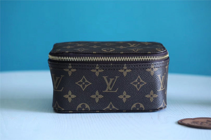 I W Fashion Lu-Vi bags - 9204