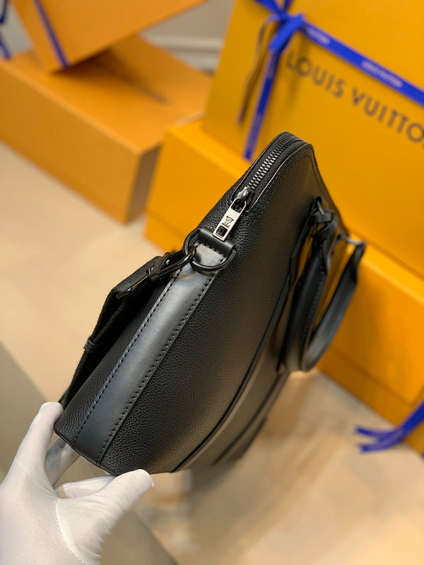 I W Fashion Lu-Vi bags - 17045