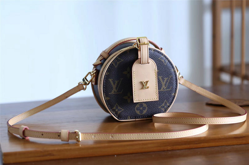 I W Fashion Lu-Vi bags - 8338