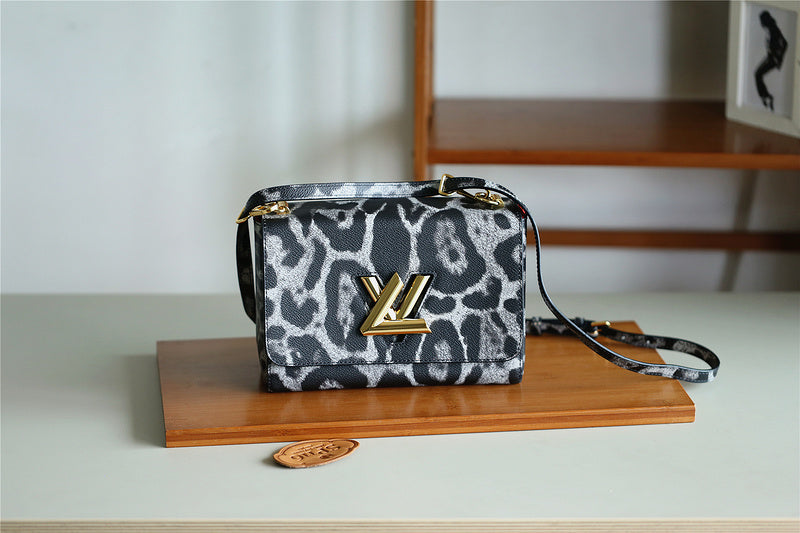 I W Fashion Lu-Vi bags - 8506
