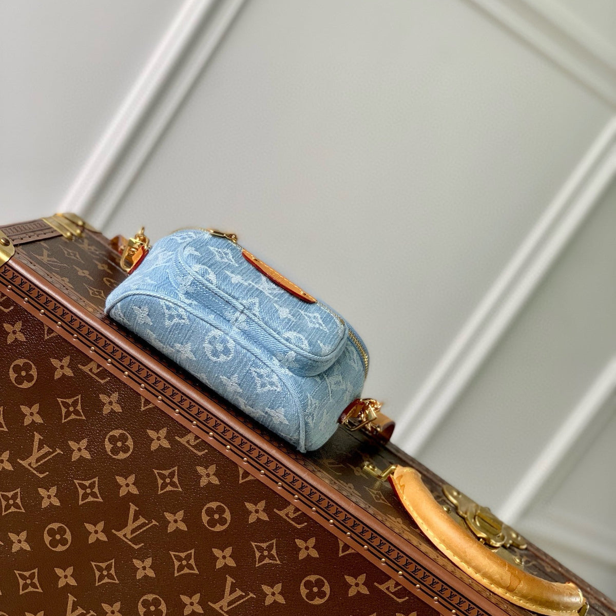 LOU MINI BUMBAG