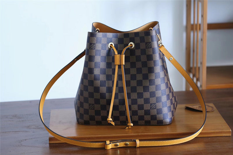 I W Fashion Lu-Vi bags - 8577