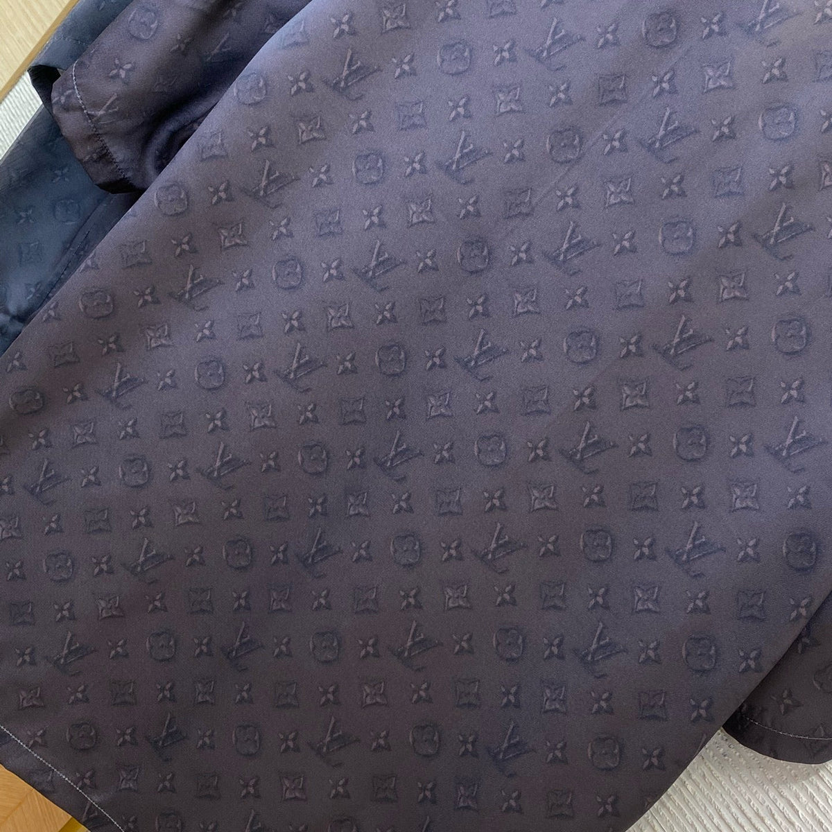 LOU SHIRT