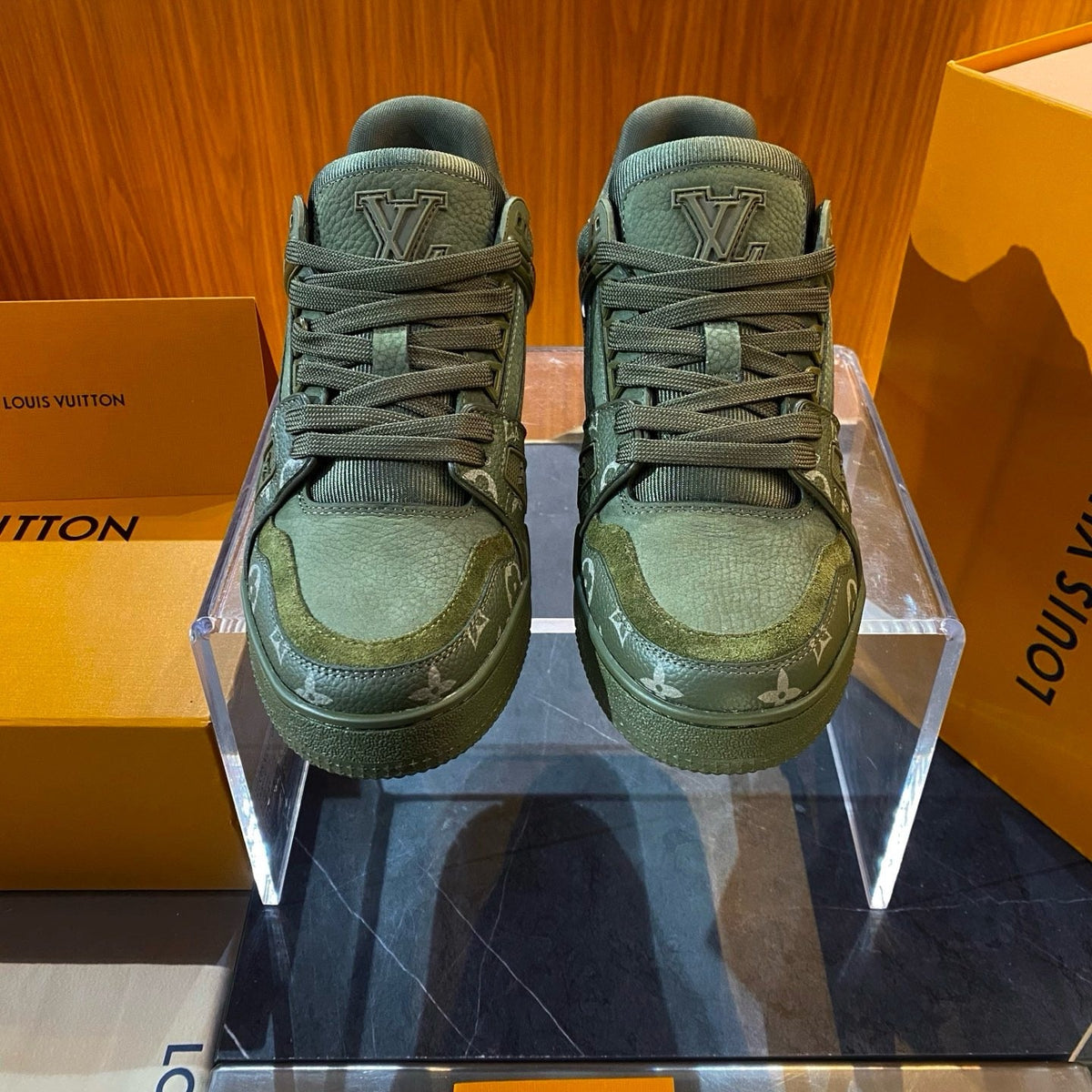 LOU TRAINERS