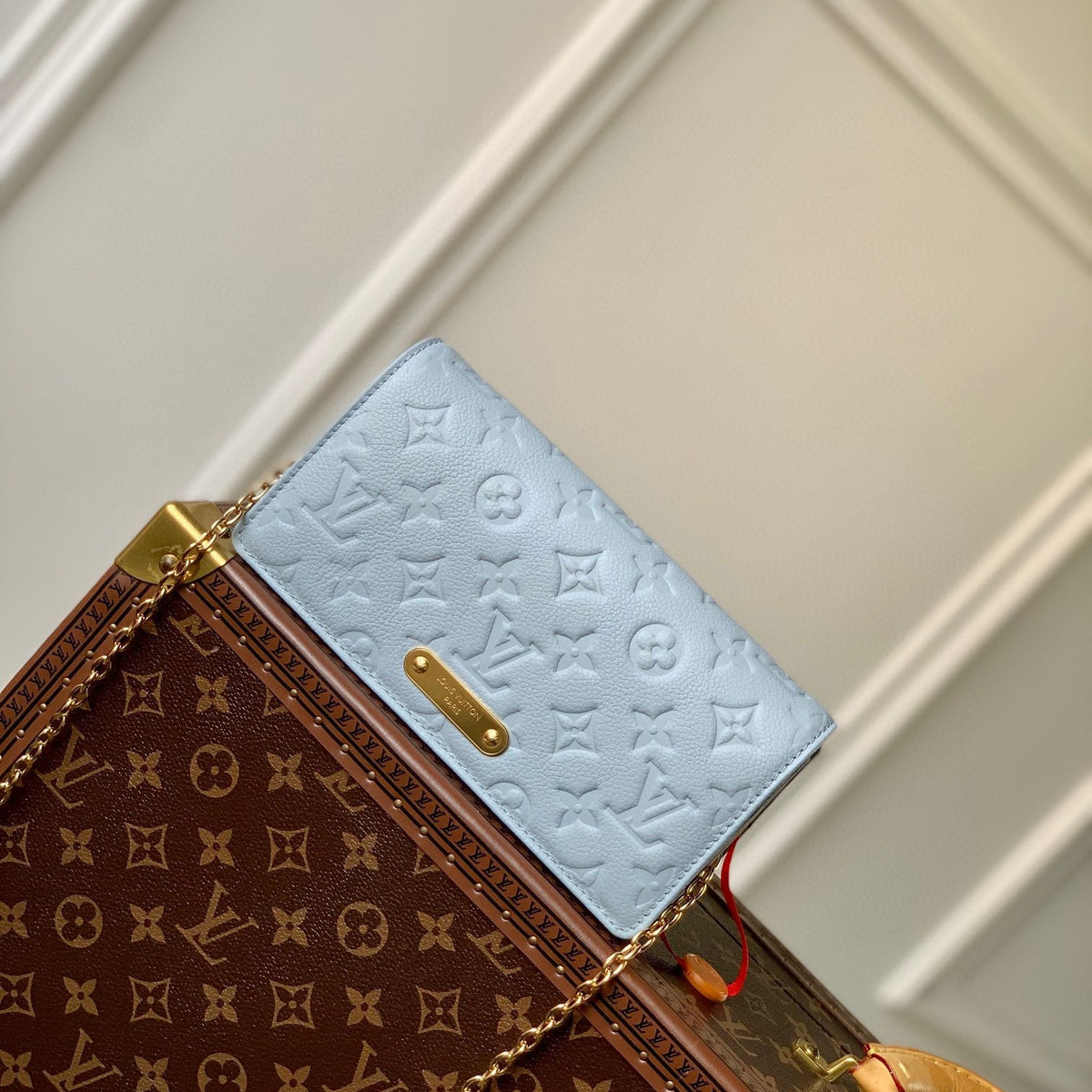 LOU LILY WALLET ON CHAIN