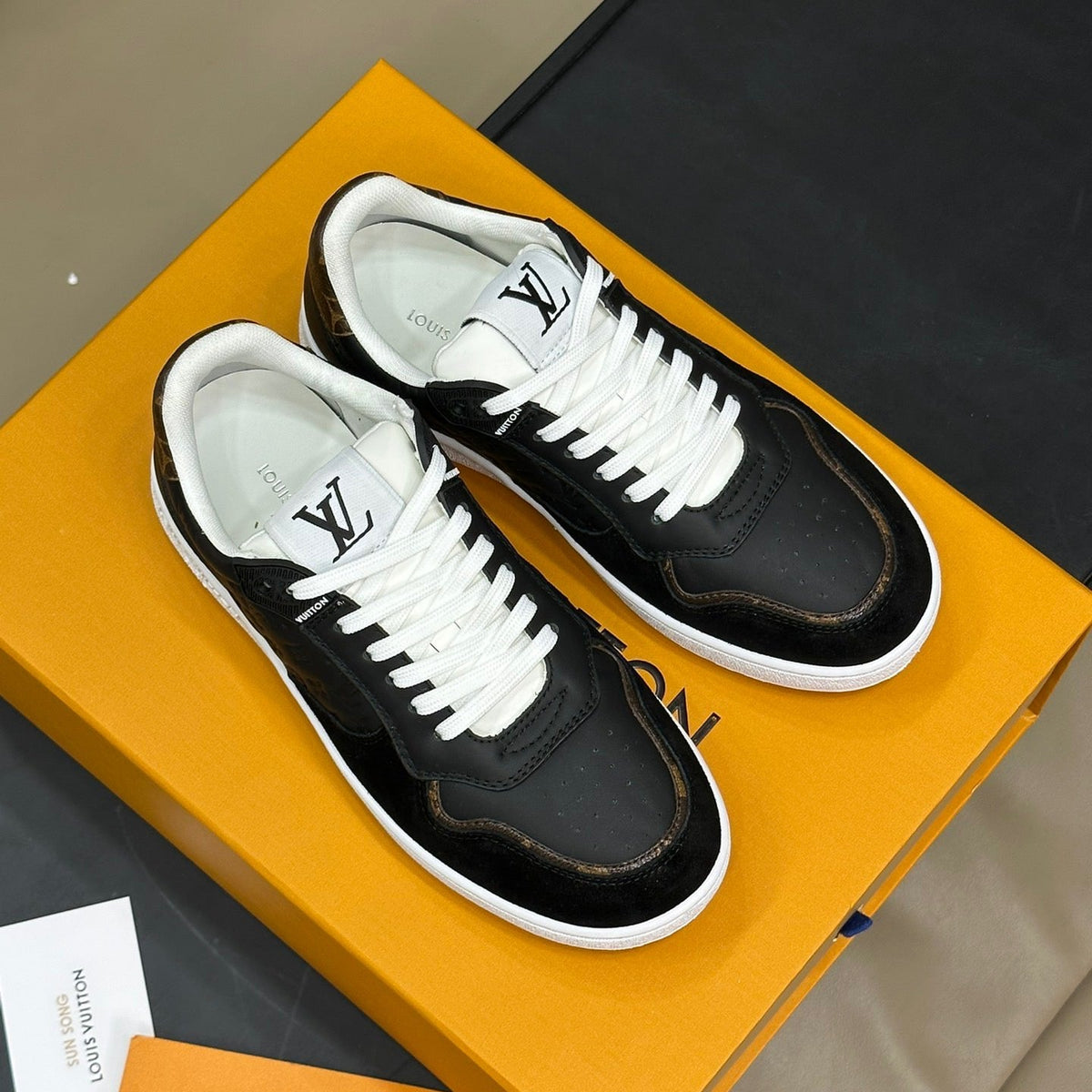 LOU TRAINERS