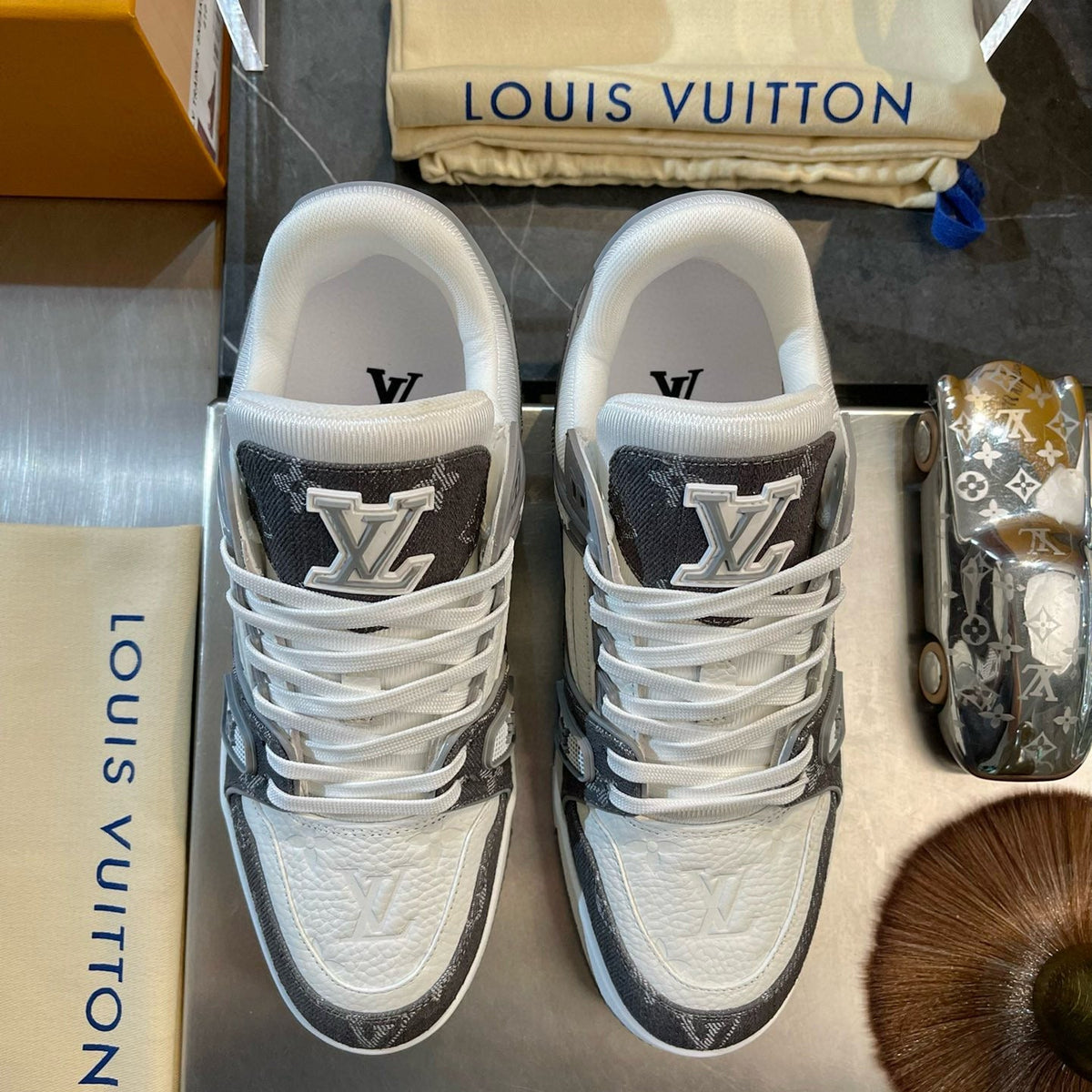 LOU TRAINERS