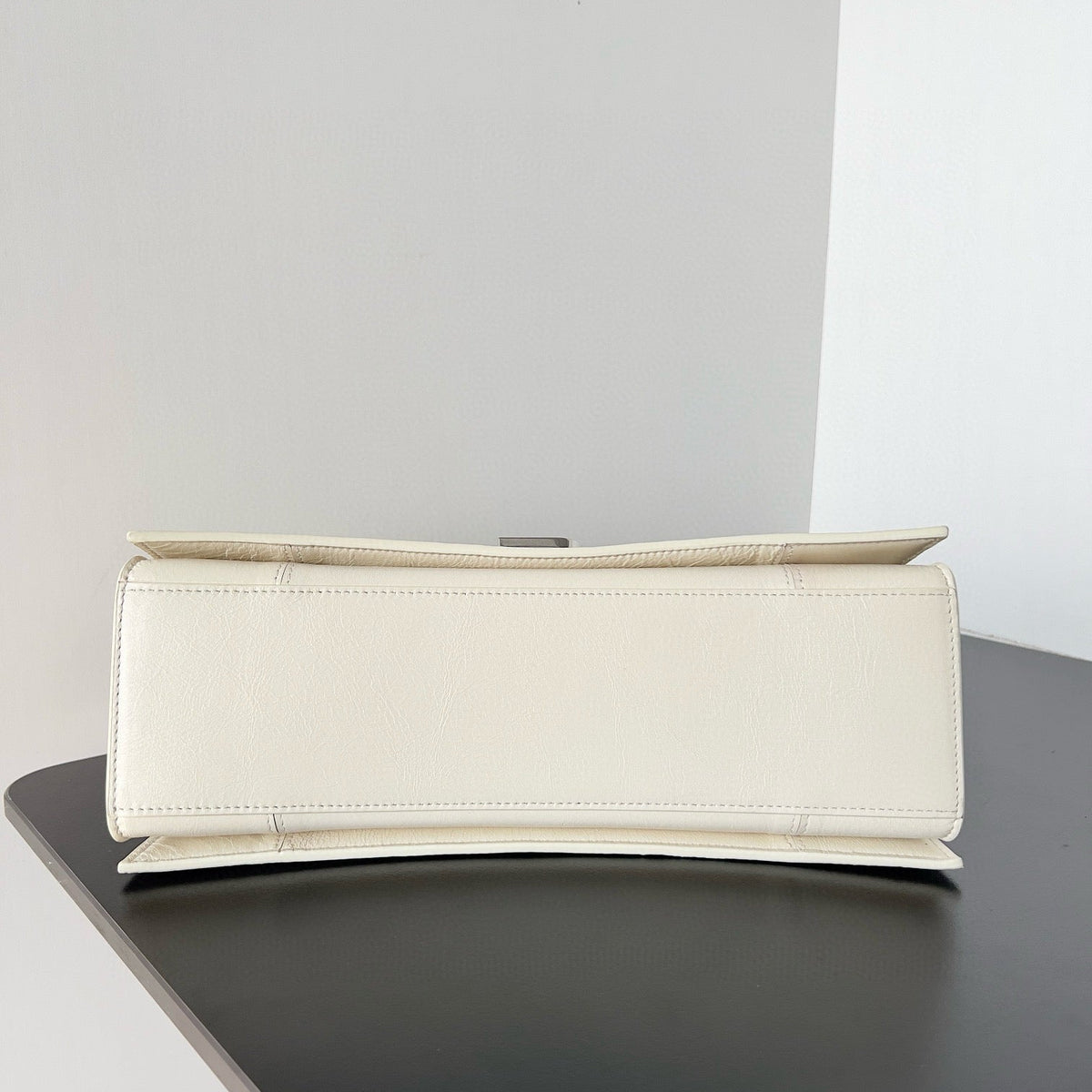 BAL MEDIUM CRUSH BAG
