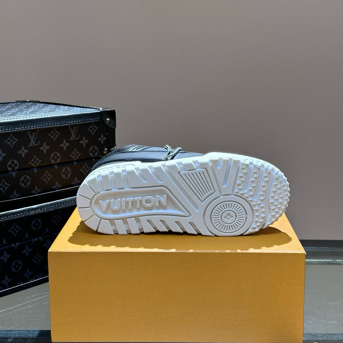 LOU TRAINERS