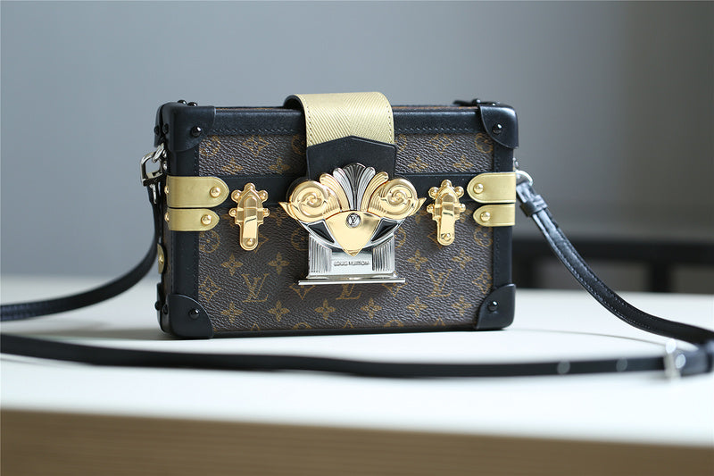 I W Fashion Lu-Vi bags - 8230