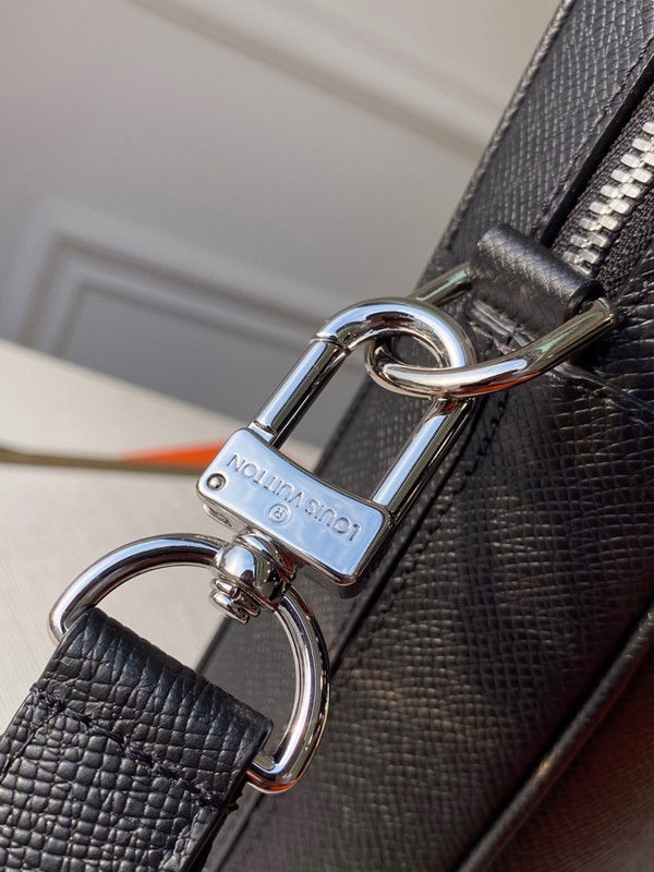 LOV2 Bags - Luxurious Bags  2709
